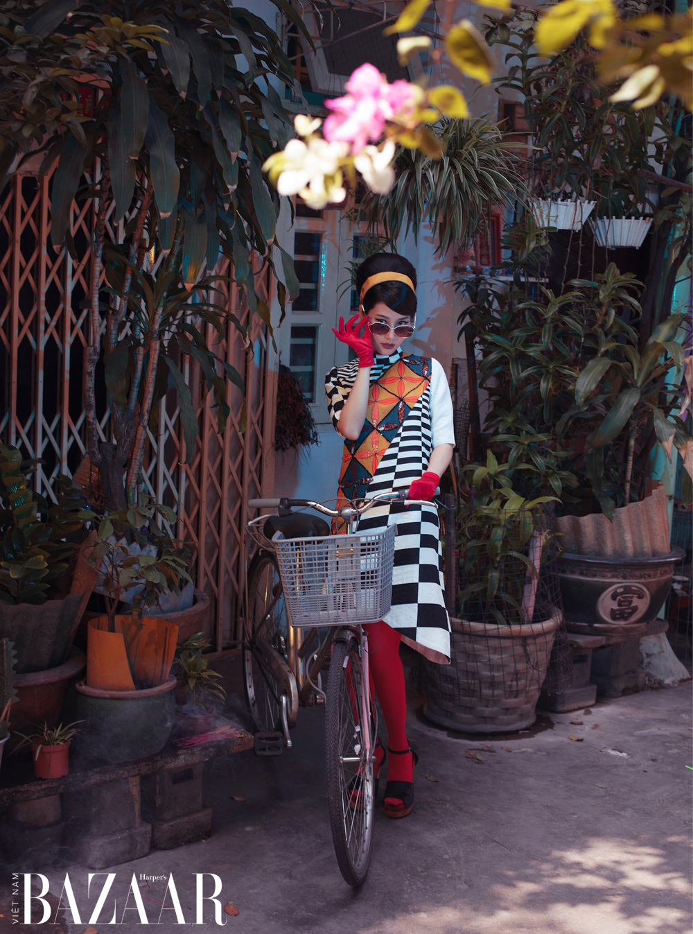 "Mộng bình thường" của Thủy Nguyễn: Triển lãm tôn vinh áo dài Việt