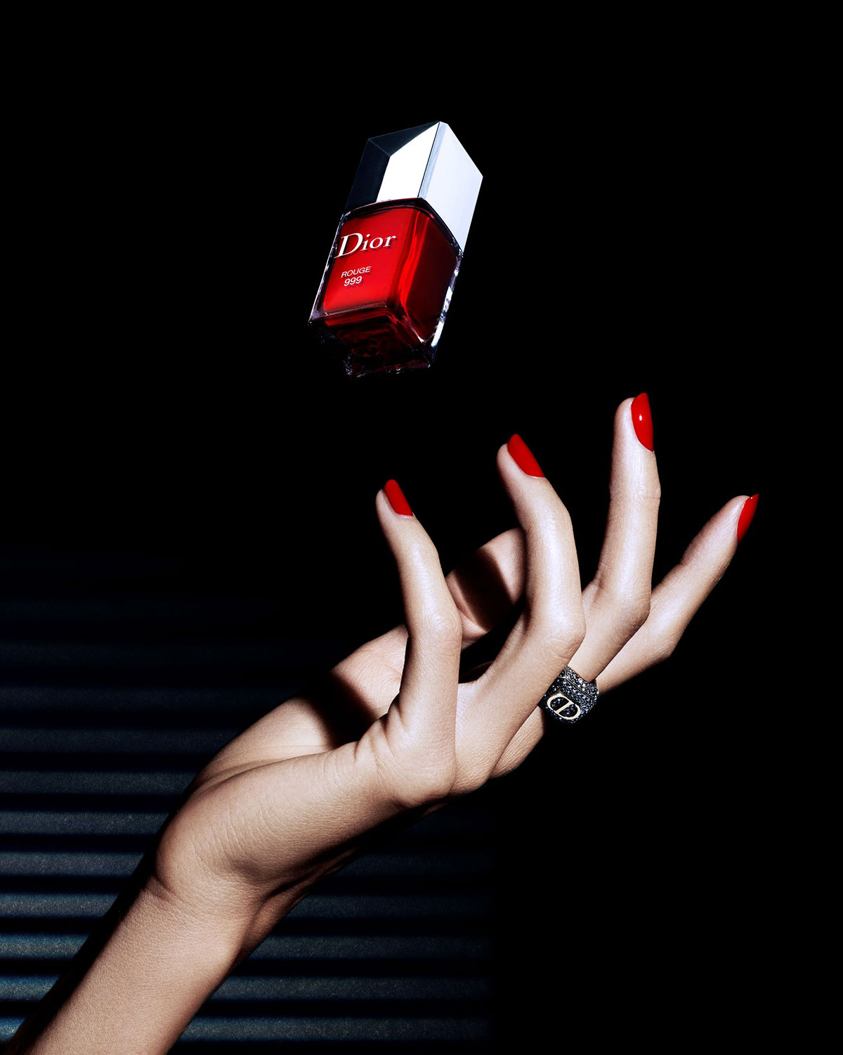 Sơn móng tay Dior Nail Lacquer màu đỏ 999
