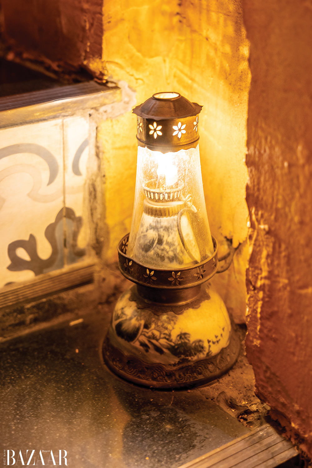 <em>Chiếc đèn dầu gợi nhớ những vẻ đẹp trong quá khứ tại SH Garden </em>