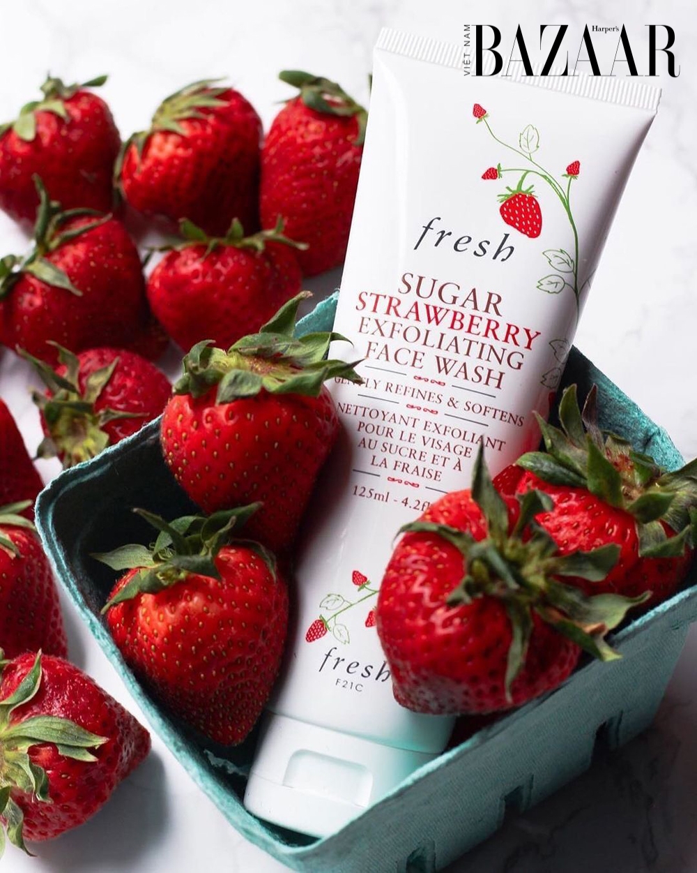 BZ-skincare-routine-at-night-sua-rua-mat-tay-da-chet-fresh-strawberry