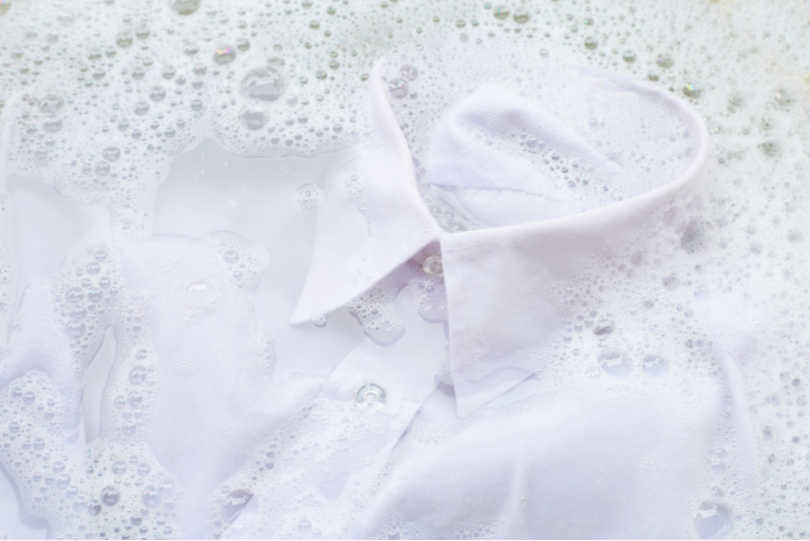 10 cách làm áo trắng sáng trở lại không cần thuốc tẩy