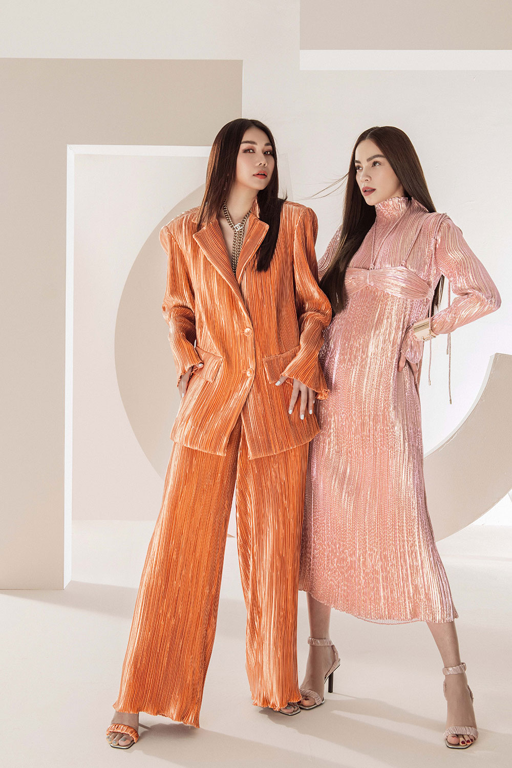Công Trí, Thanh Hằng và Hà Hồ tung ảnh streetwear: BST CONG TRI Pre-Fall 2021