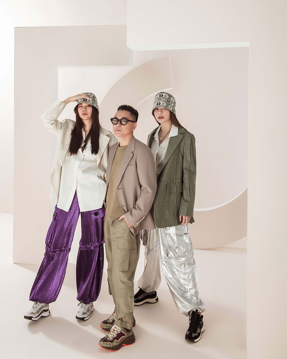 Công Trí, Thanh Hằng và Hà Hồ tung ảnh streetwear 10