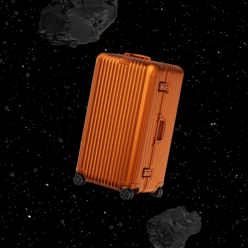 RIMOWA tung ra màu sắc mới cho chiếc vali aluminium huyền thoại: Màu cam Mars