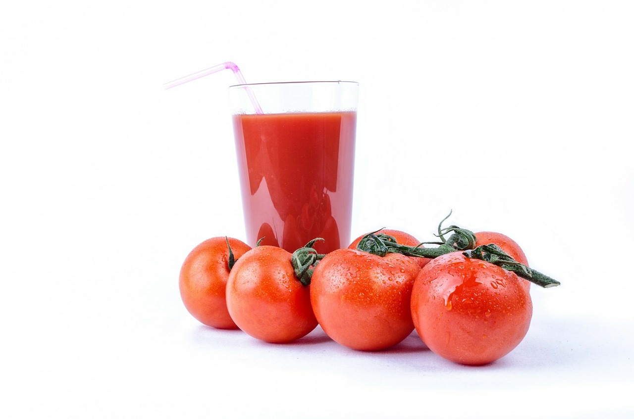 sinh tố quả cà chua rời cân