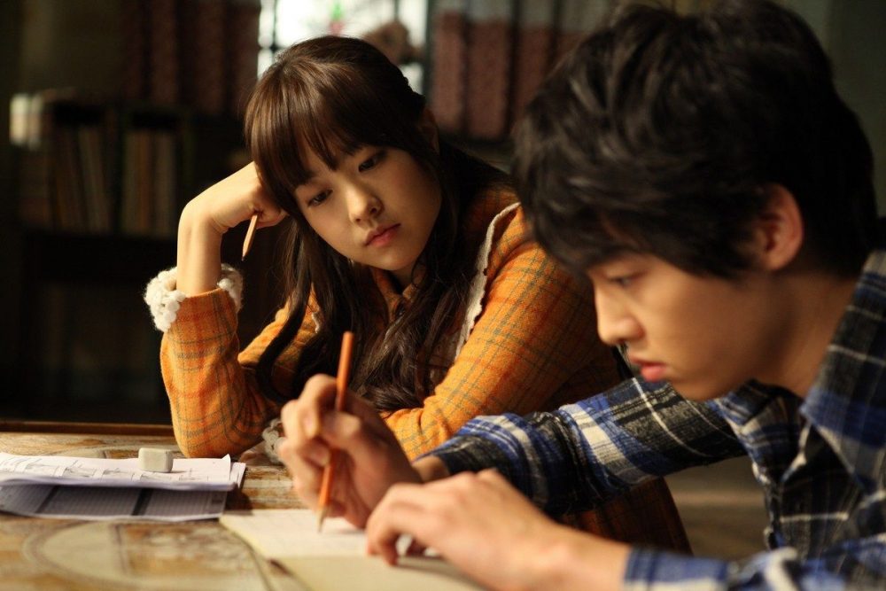 Cậu bé người sói - A Werewolf Boy (2012)