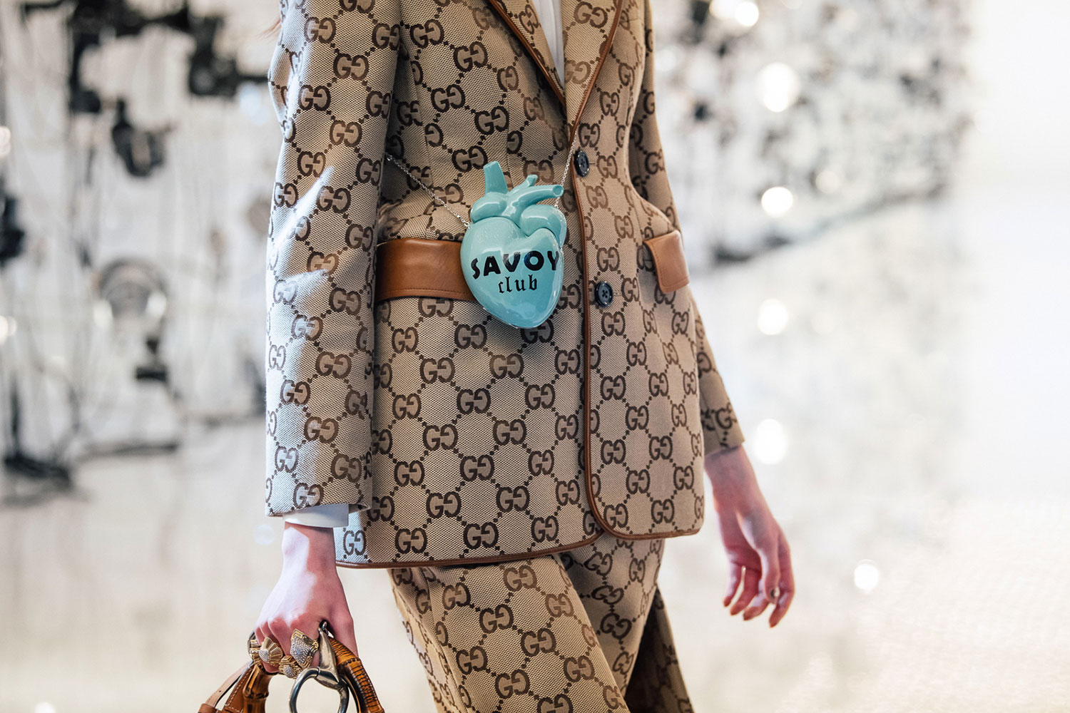 Túi xách Gucci Thu Đông 2021: Savoy Club Minaudiere