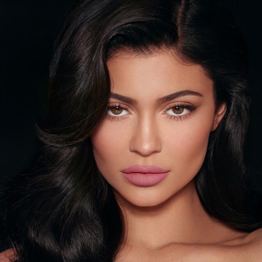 cách trang điểm như Kylie Jenner