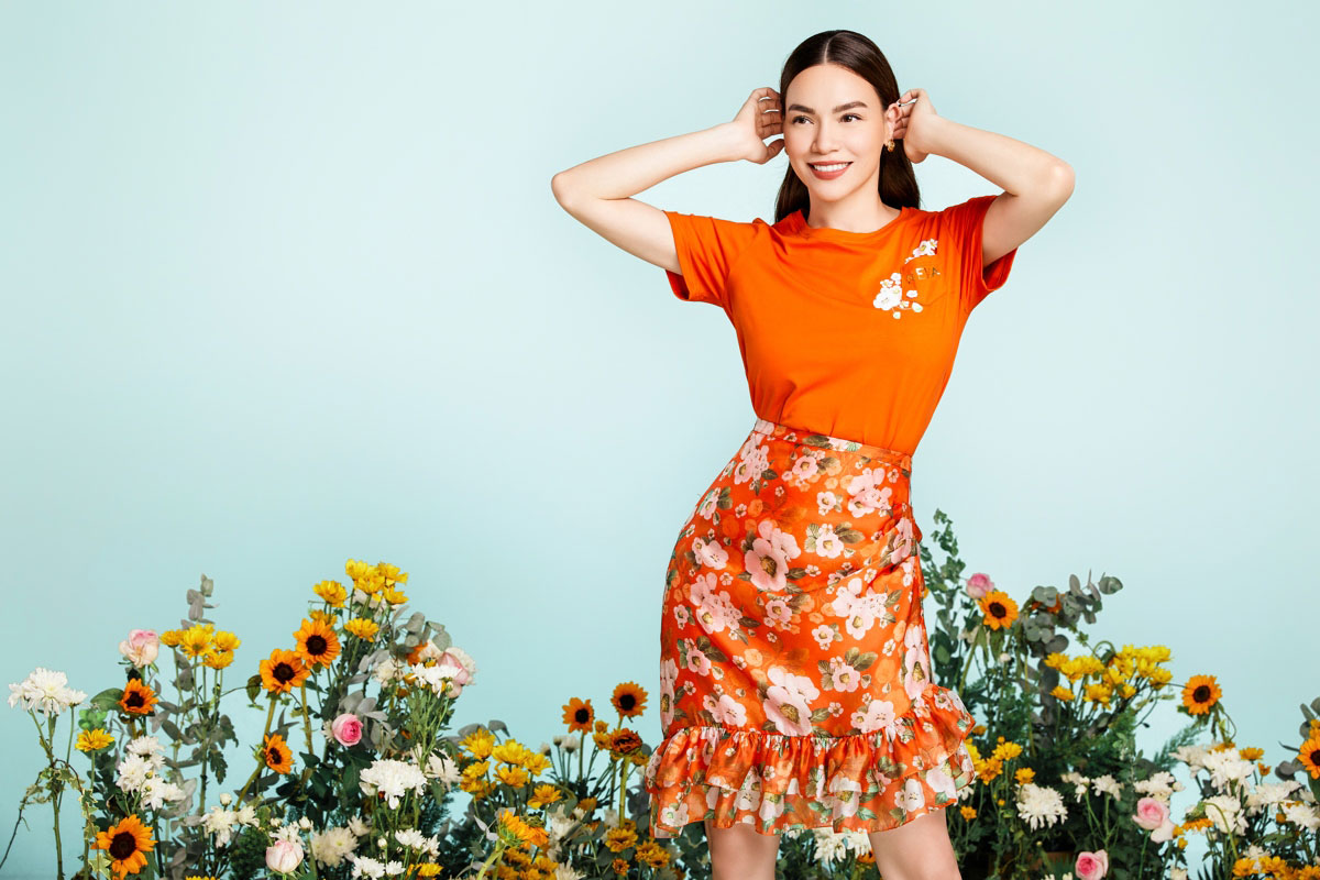 Hồ Ngọc Hà thanh lịch trong đầm họa tiết hoa dâu tây từ NEVA Fashion