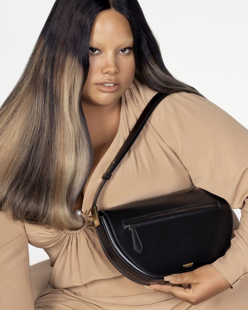 Kendall Jenner cá tính trong chiến dịch quảng bá mẫu túi Burberry Olympia 2