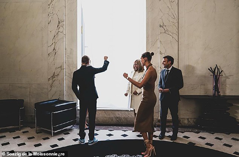 Vợ chồng Justin Bieber diện kiến tổng thống Pháp với trang phục gây tranh cãi 2