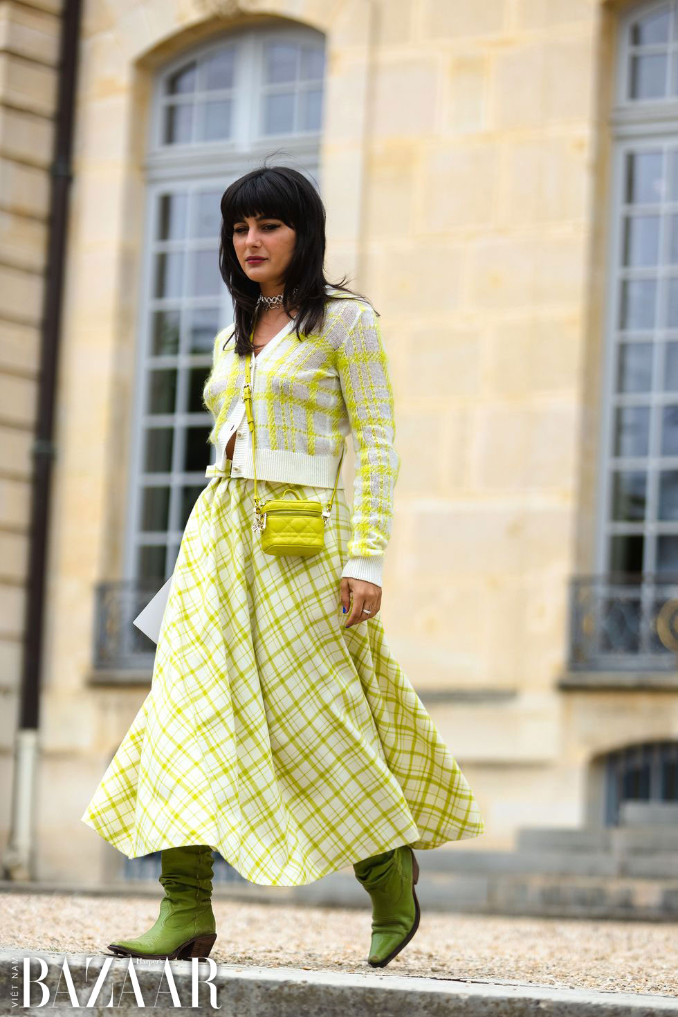 Túi mini thống trị street style tuần lễ thời trang Paris Haute Couture 6