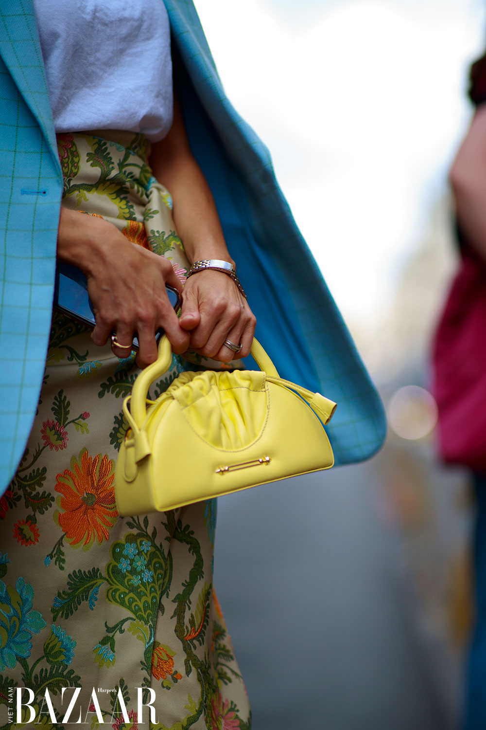 Túi mini thống trị street style tuần lễ thời trang Paris Haute Couture 9