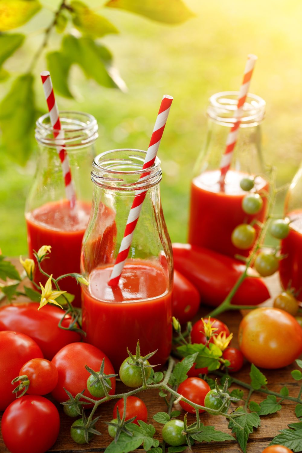 Vì sao uống nước ép cà chua giảm cân?