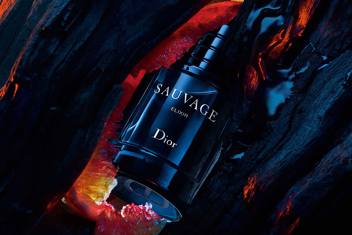 Dù Hollywood tẩy chay Johnny Depp, Dior vẫn ủng hộ anh với chiến dịch Eau Sauvage Elixir