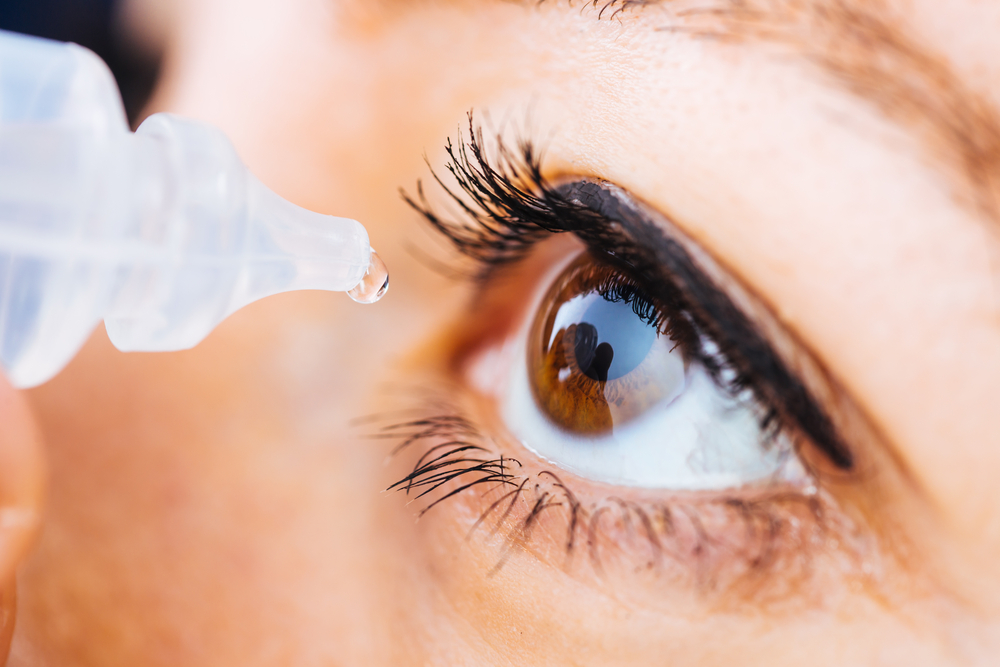 Dùng thuốc nhỏ mắt không chứa chất bảo quản