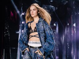 Dolce & Gabbana Xuân Hè 2022 tiếp tục lăng-xê phong cách Y2K