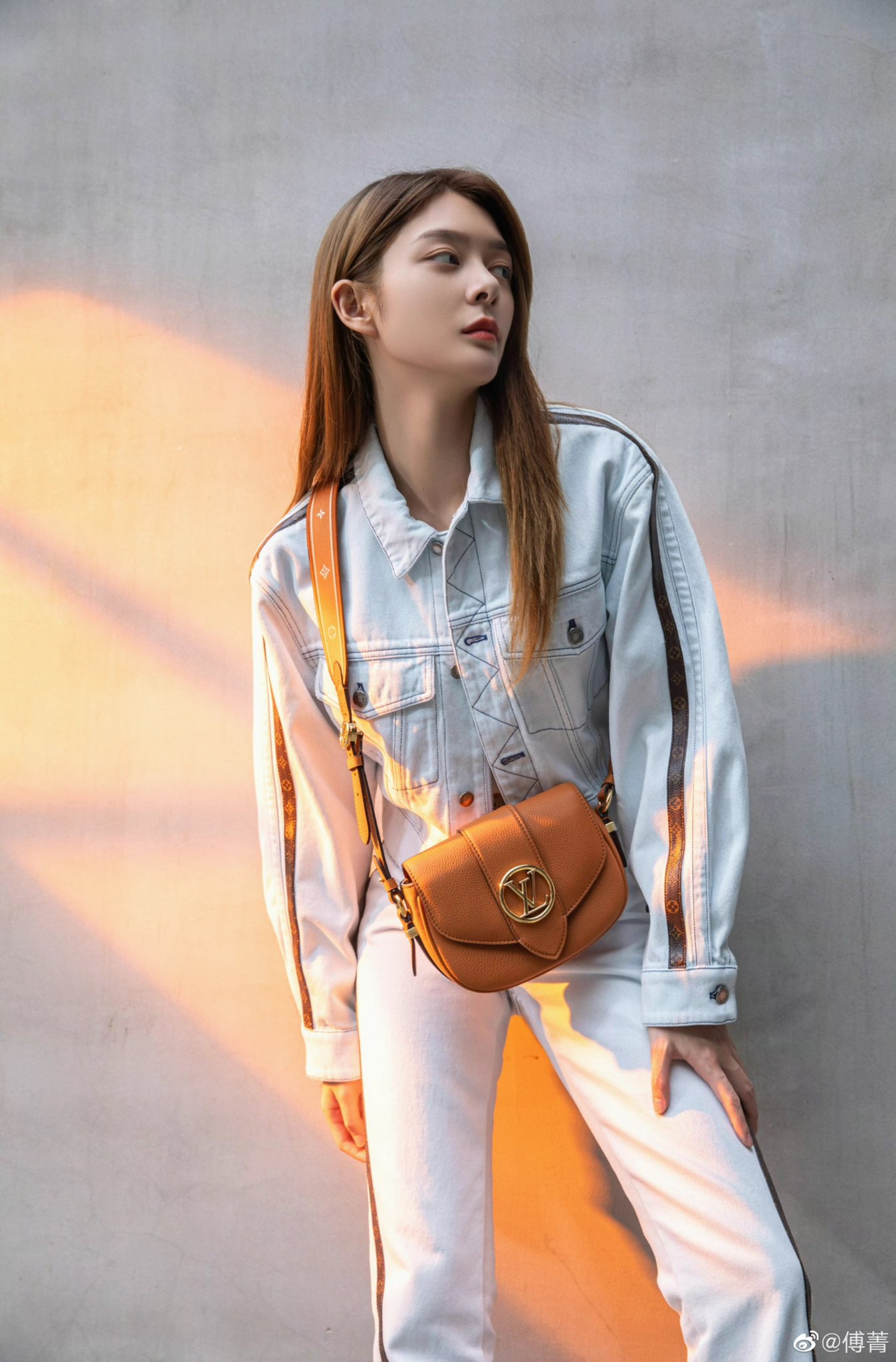 Mỹ nhân Việt châu Á phải lòng vẻ đẹp của mẫu túi Louis Vuitton pont 9   Thời trang  Vietnam VietnamPlus