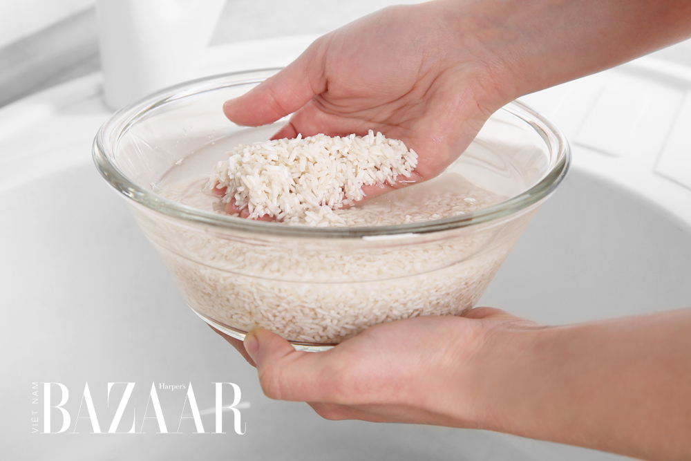 cách ủ nước vo gạo để gội đầu