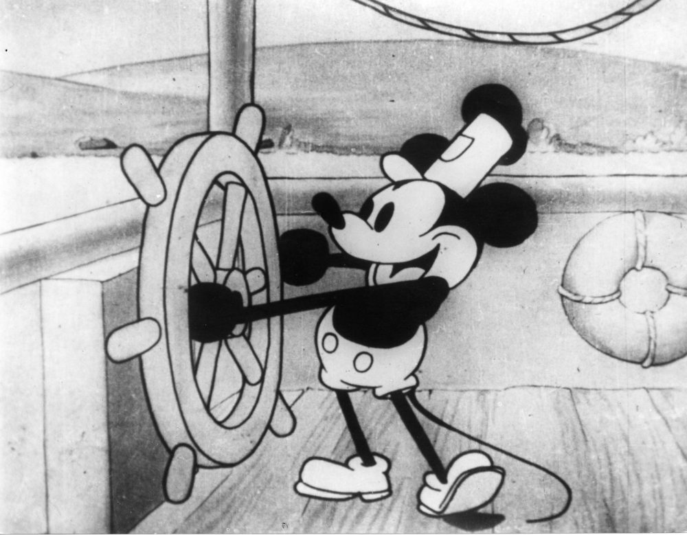 Những bộ phim truyện phim hoạt hình nối sát với tuổi hạc thơ: Chuột Mickey