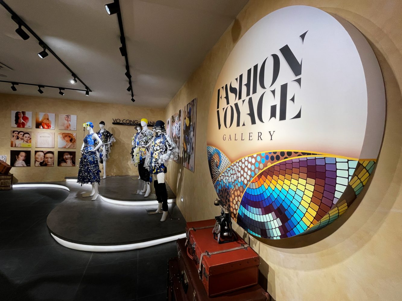 Fashion Voyage Gallery
