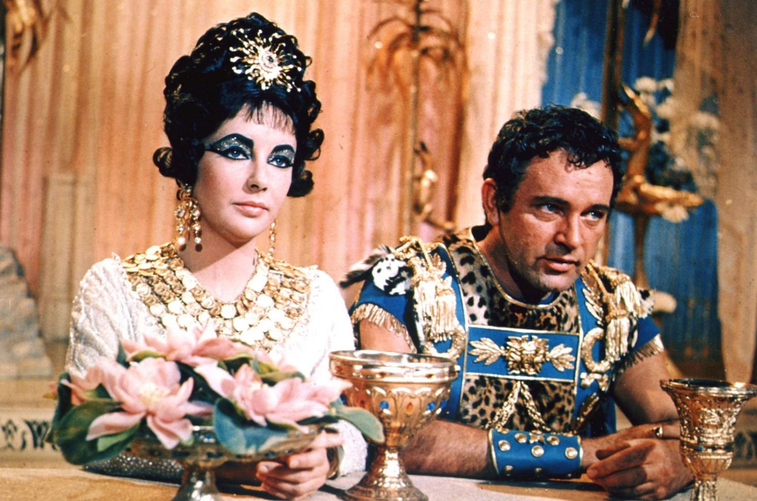 Những bộ phim chiến tranh cổ đại hay nhất: Nữ hoàng Cleopatra - Cleopatra (1963)