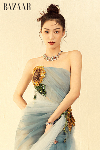 Elaine Zhong: Aspiring dancer turns actress & fashion icon