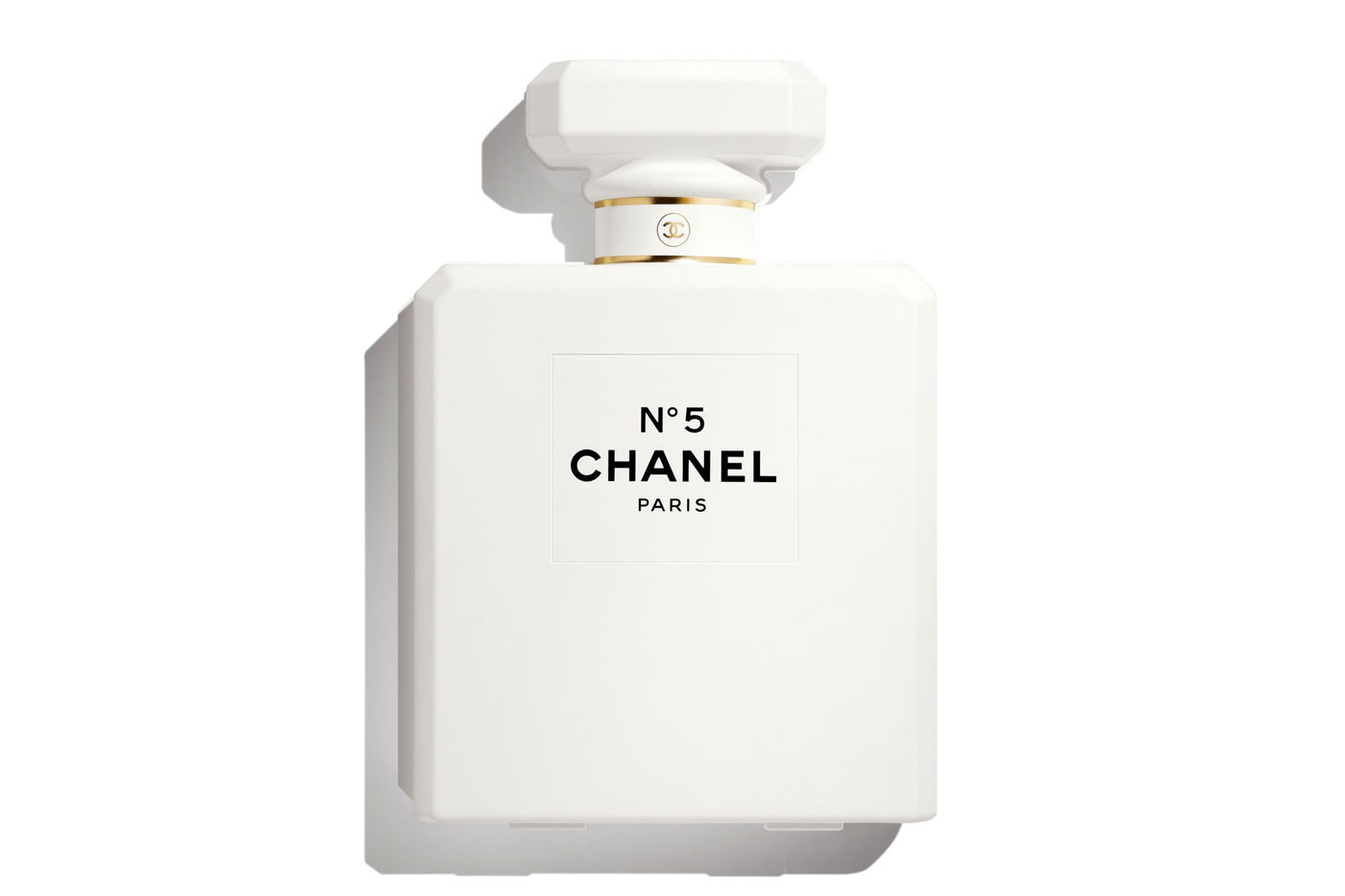 Bộ lịch mùa Vọng đầu tiên của Chanel bị chê thậm tệ | Harper's Bazaar