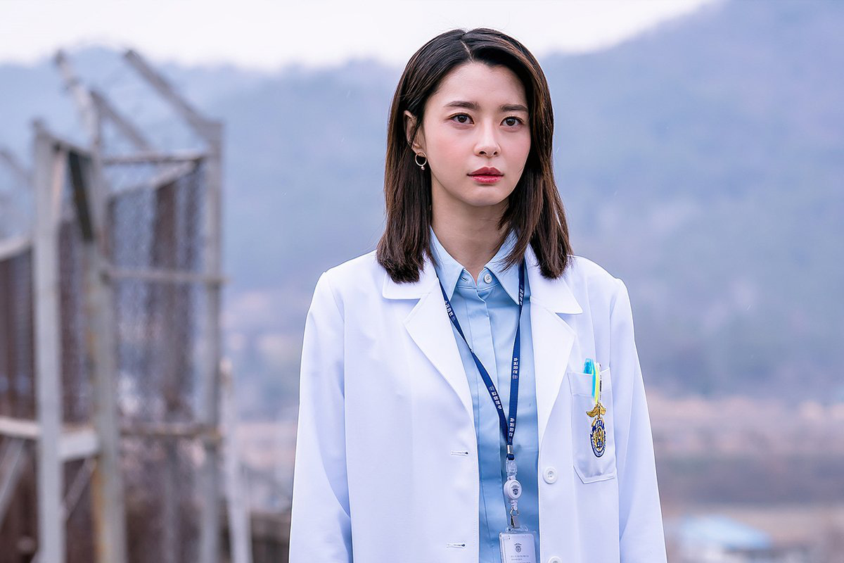 Bác sĩ trại giam - Doctor Prisoner (2019)