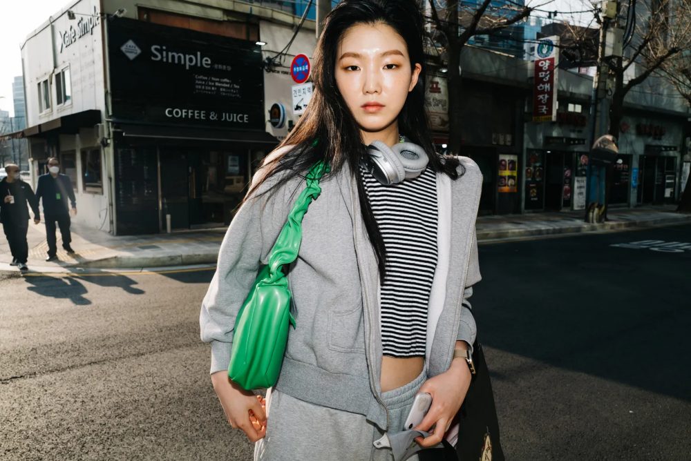 BZ-Seoul-fall-2022-rtw-street-style-fashion-show-26