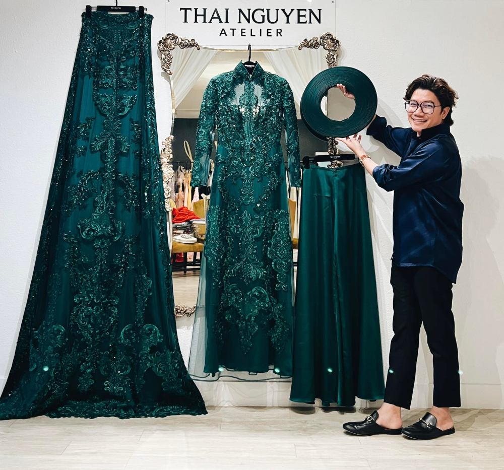 BZ-ao-dai-tren-tham-do-oscar-2022-Kelly-Marie-Tran-Vietnamese-traditional-dress-01