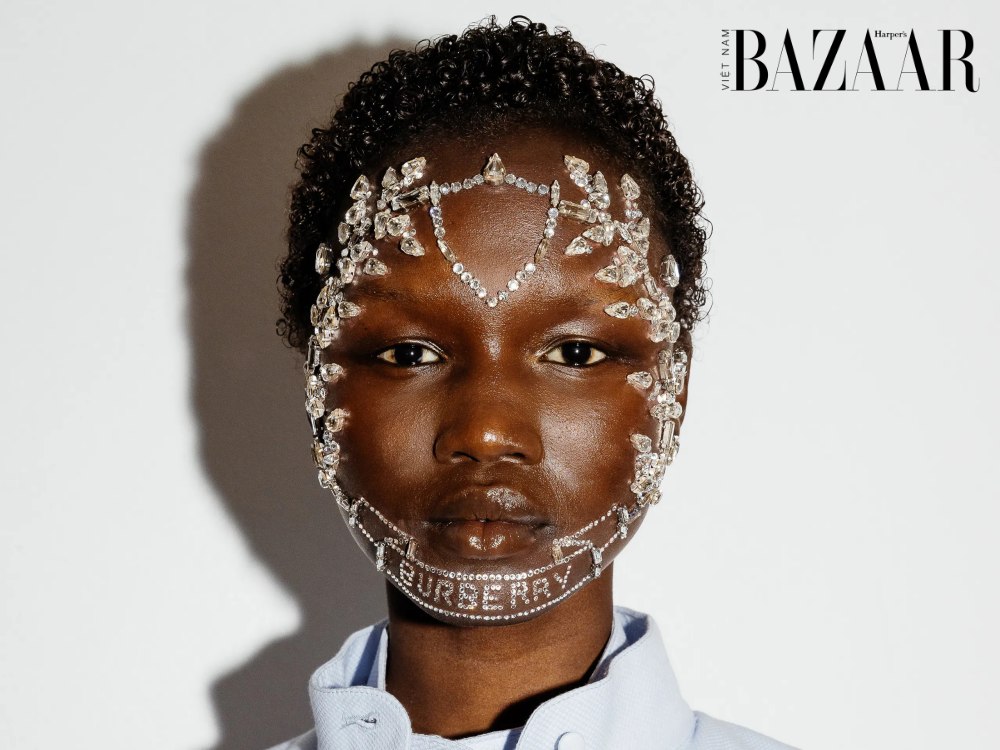 BZ-burberry-fashion-show-fw22-women-backstage-21