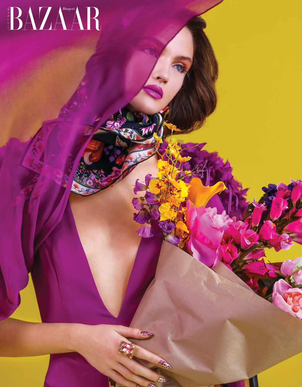 Cách Mặc Đầm Hoa Chụp Hình Đẹp Không Sợ Sến | Harper'S Bazaar Vn