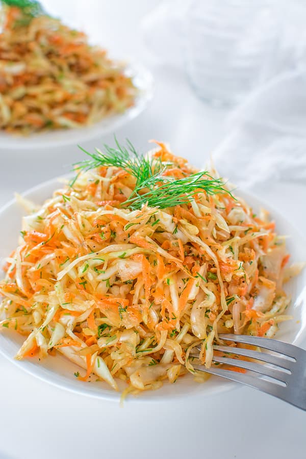 Hướng dẫn làm salad bắp cải cà rốt giảm cân