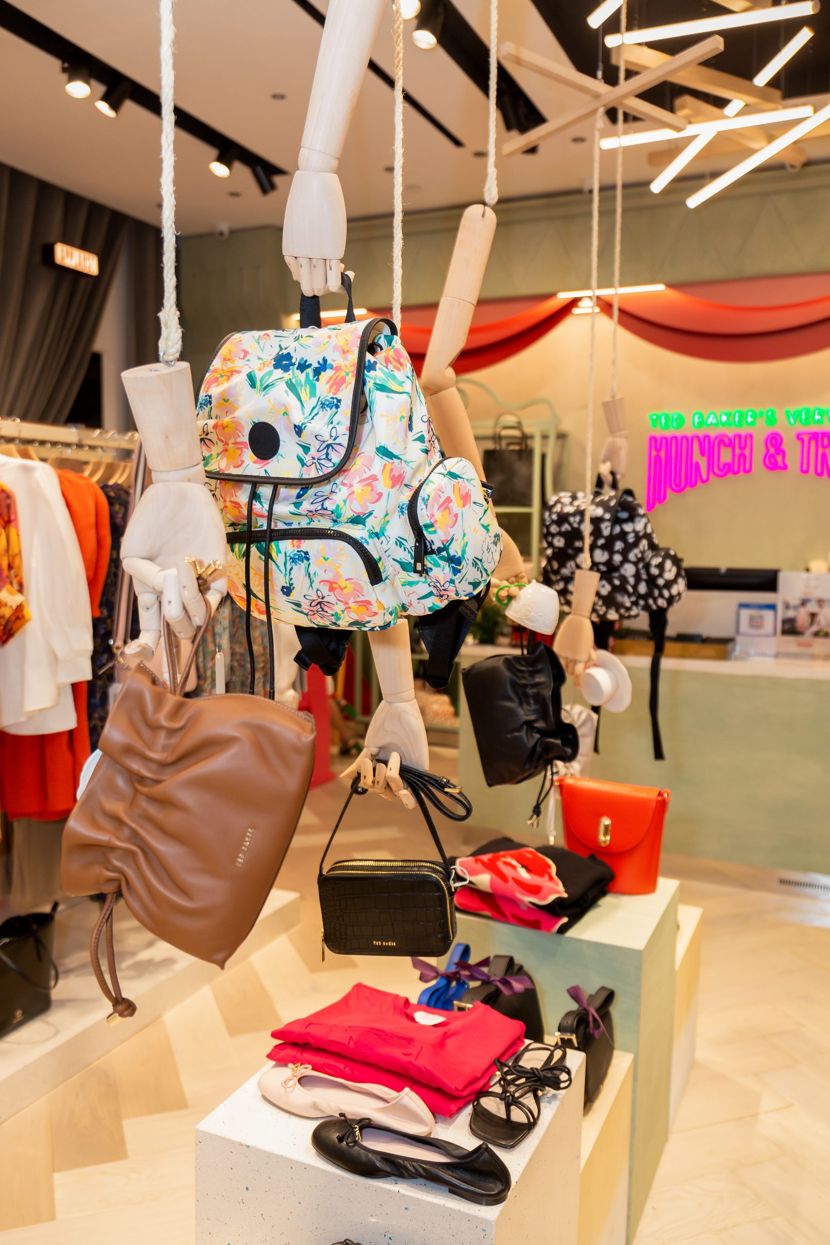 Harper's Bazaar_Ted Baker khai trương cửa hàng ở Vincom Đồng Khởi_11