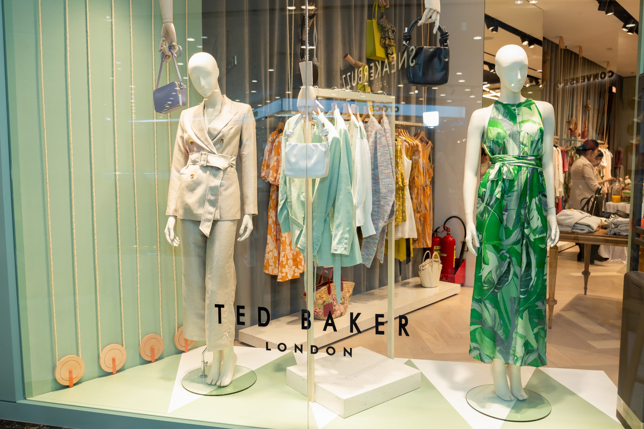 Harper's Bazaar_Ted Baker khai trương cửa hàng ở Vincom Đồng Khởi_02