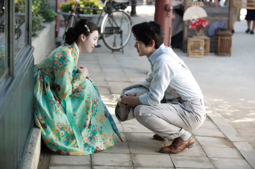 Tình yêu, giả dối - Love, Lies (2016)
