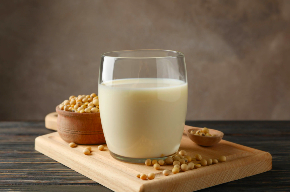 Uống sữa đậu nành nhiều mỗi ngày có tốt không?