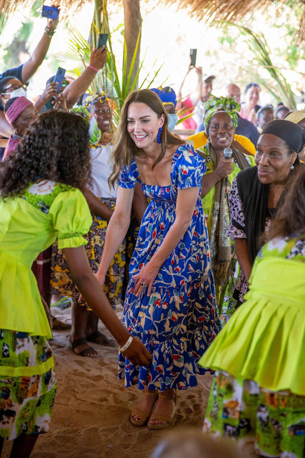 Thời trang công nương Kate Middleton trong chuyến công du Caribbean