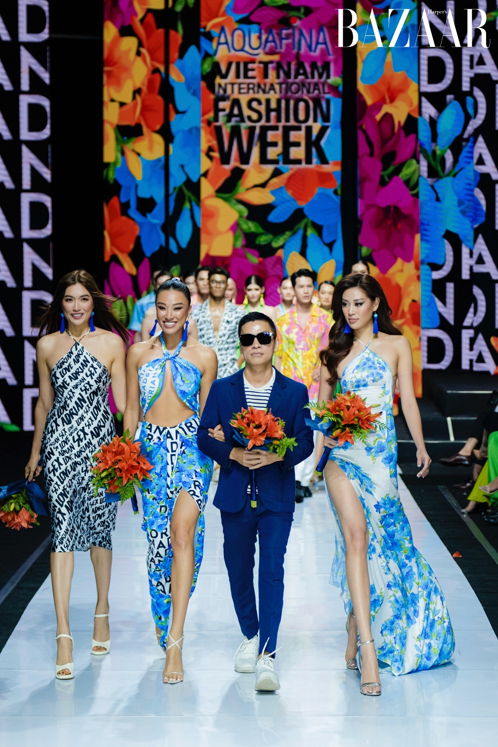 Adrian Anh Tuấn cùng các người mẫu đồng thời là bạn thân thiết: Lệ Hằng, Á hậu Kim Duyên, hoa hậu Khánh Vân (từ trái sang)