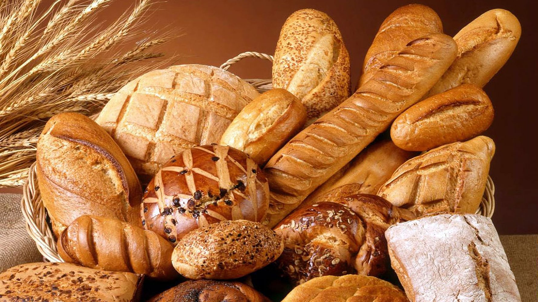 Ăn bánh mì có béo không? Bánh mì cung cấp bao nhiêu calo?