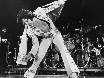 Danh ca Elvis Presley: Hiện thân của giấc mơ Mỹ
