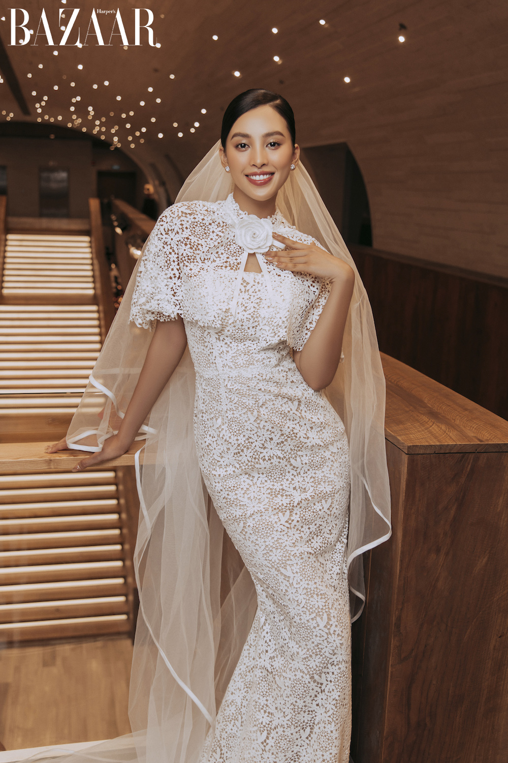 Hoa hậu Tiểu Vy hóa cô dâu xinh đẹp trong váy cưới Lê Thanh Hòa