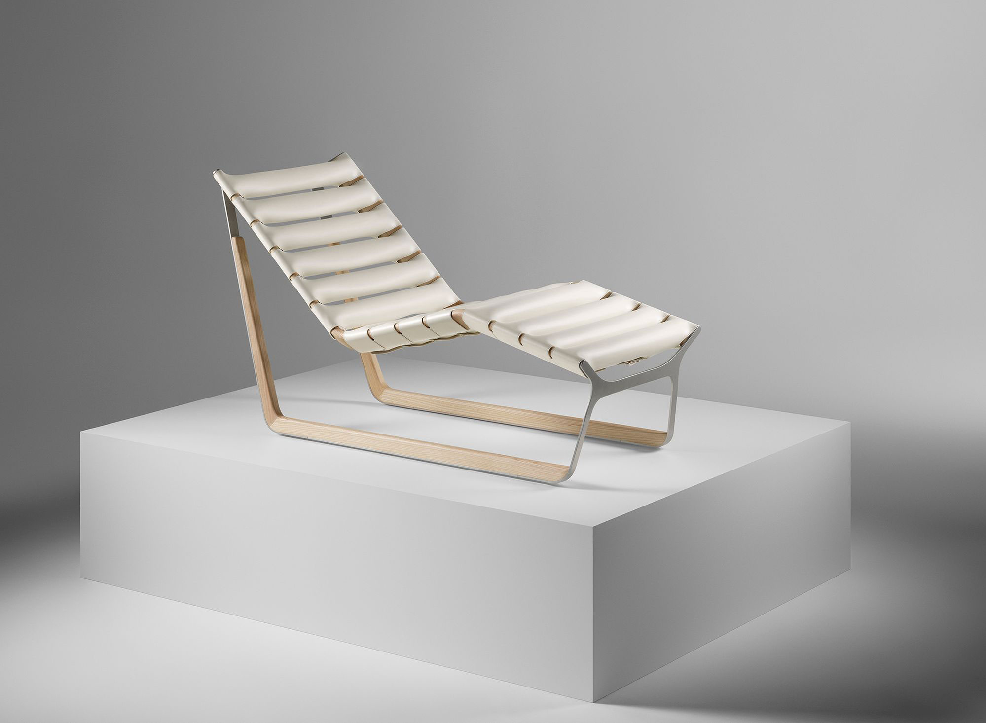milan design week 2022 louis vuitton objets nomades belt chair by atelier oi - Milan Design Week 2022: Các thương hiệu thời trang mở rộng dòng nội thất