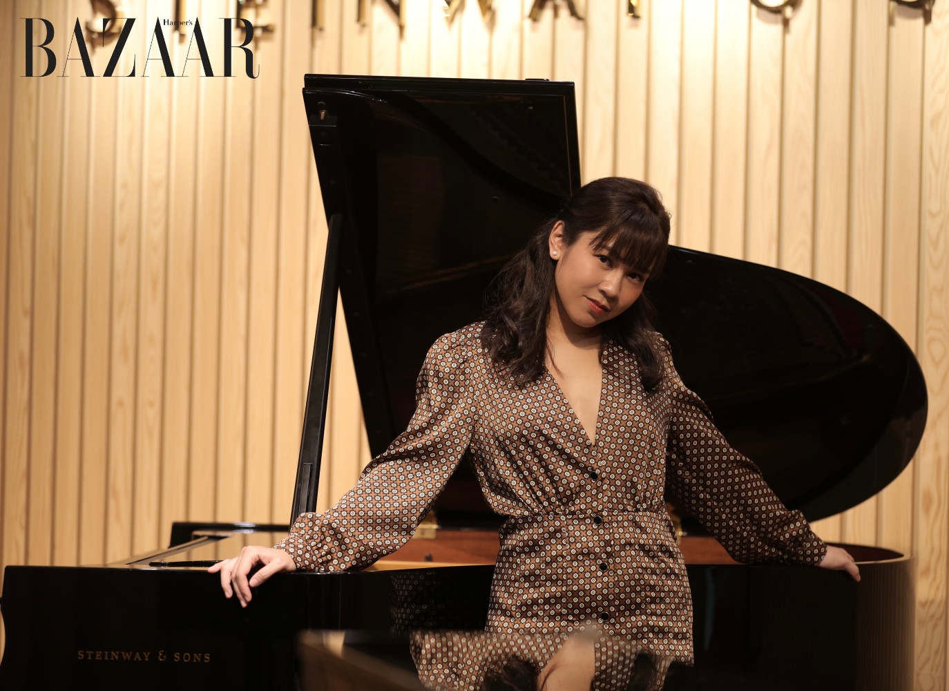 Nghệ sĩ piano Lương Tố Như trong trang phục của Sandro 