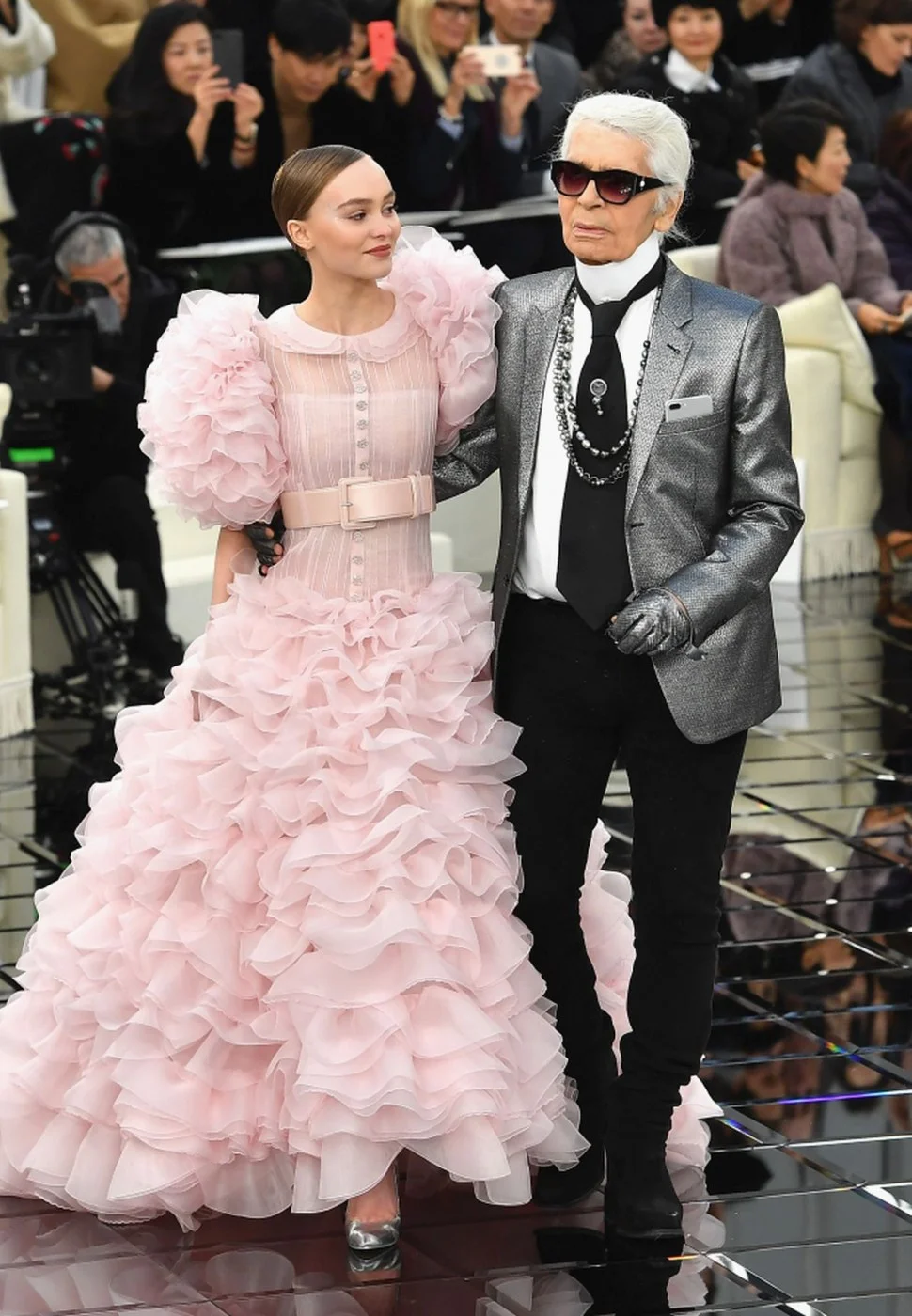 Lily-Rose Depp và Karl Lagerfeld