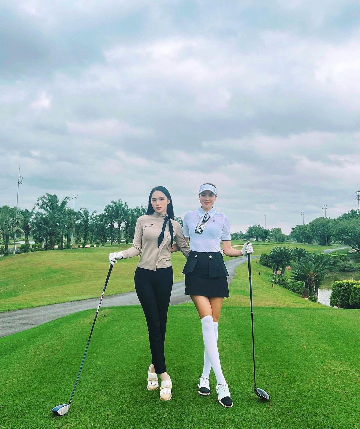 Mỹ nhân xứ Hàn chọn đồ đi chơi golf cũng lắm công phu