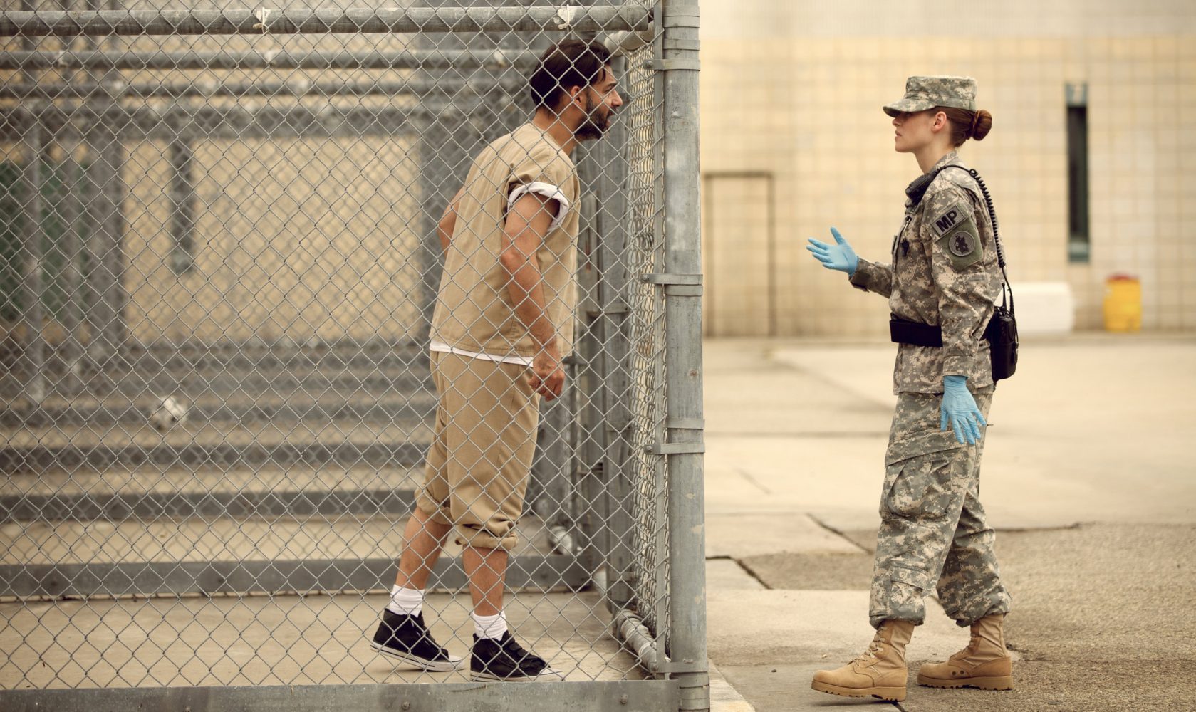 Xem phim của Kristen Stewart: Nữ quân sĩ - Camp X-Ray (2014)