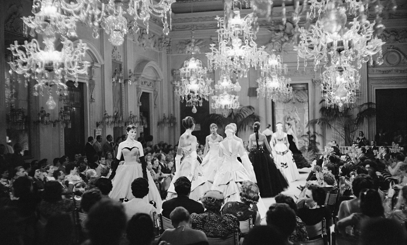 show thoi trang dau tien cua Y Sala Bianca 1952 02 - Công cuộc trở thành kinh đô thời trang thế giới của Milan