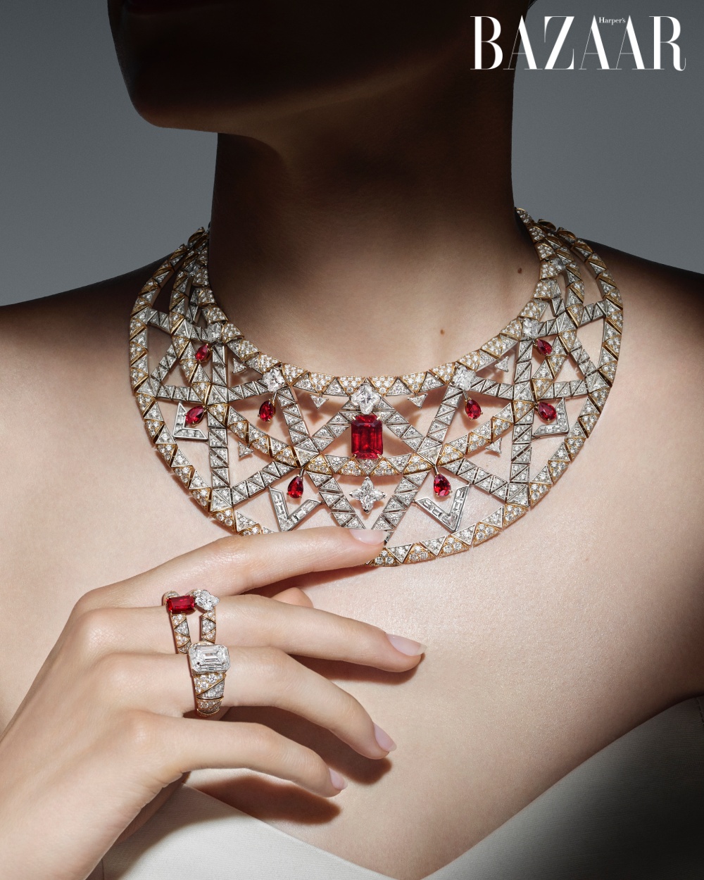 Vòng cổ và cặp nhẫn Destiny, thuộc bộ sưu tập Louis Vuitton Spirit 